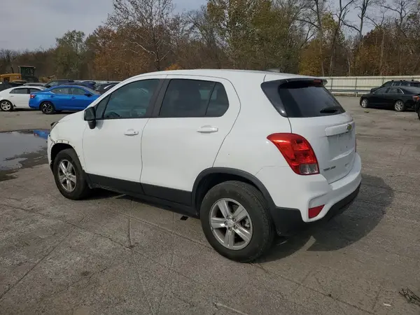 KL7CJNSB5JB614020 2018 CHEVROLET TRAX - Image 2