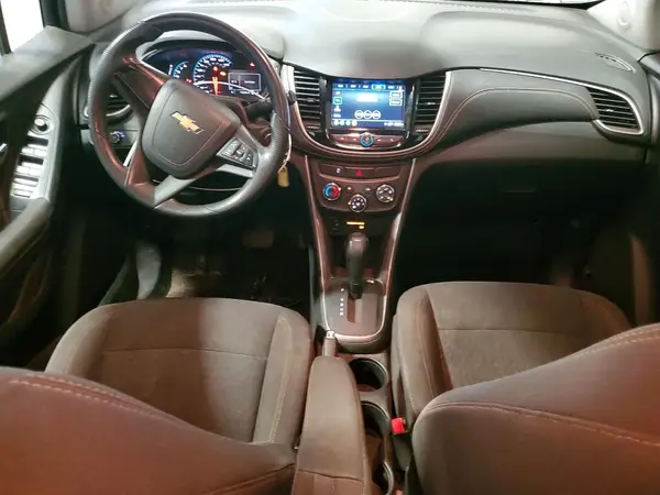 KL7CJNSB5JB614633 2018 CHEVROLET TRAX - Image 8