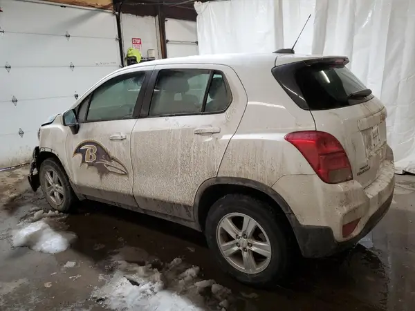 KL7CJNSB5JB698839 2018 CHEVROLET TRAX - Image 2