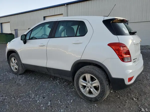 KL7CJNSB5JB716062 2018 CHEVROLET TRAX - Image 2