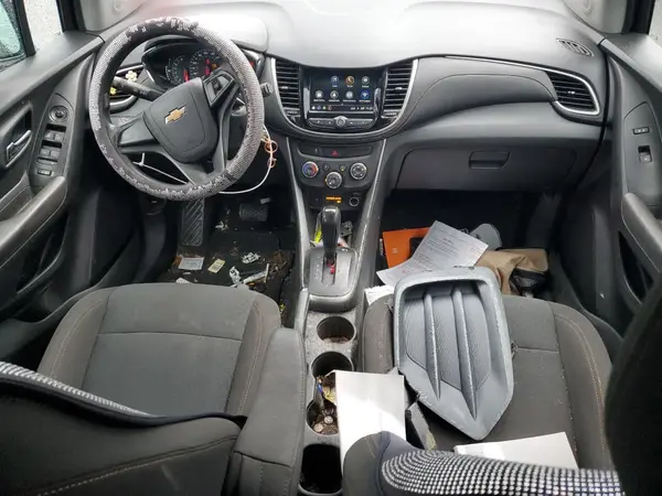 KL7CJNSB5JB719057 2018 CHEVROLET TRAX - Image 8