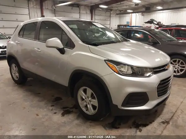 KL7CJNSB5JB722654 2018 CHEVROLET TRAX - Image 1