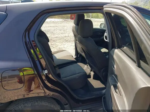 KL7CJNSB5LB343978 2020 CHEVROLET TRAX - Image 8