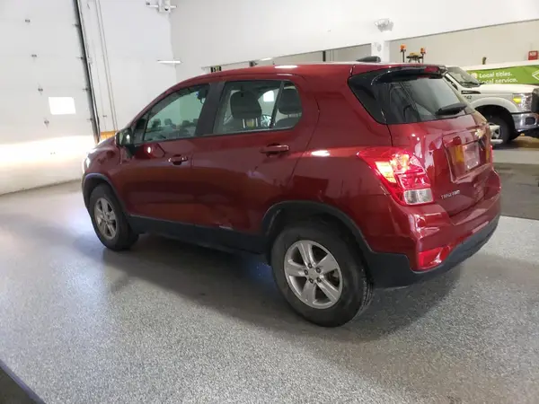KL7CJNSB5MB343402 2021 CHEVROLET TRAX - Image 2