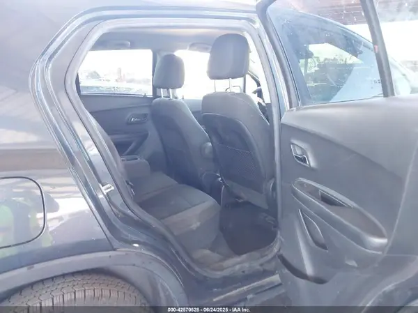 KL7CJNSB5MB350091 2021 CHEVROLET TRAX - Image 8