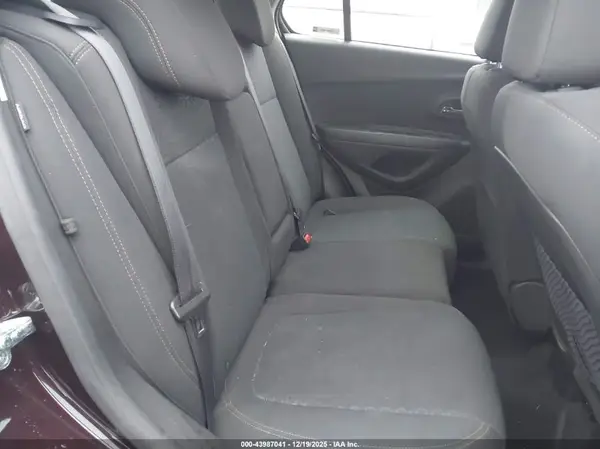 KL7CJNSB5MB355985 2021 CHEVROLET TRAX - Image 8