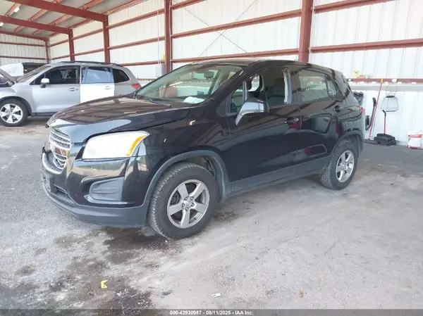 KL7CJNSB6GB686286 2016 CHEVROLET TRAX - Image 2