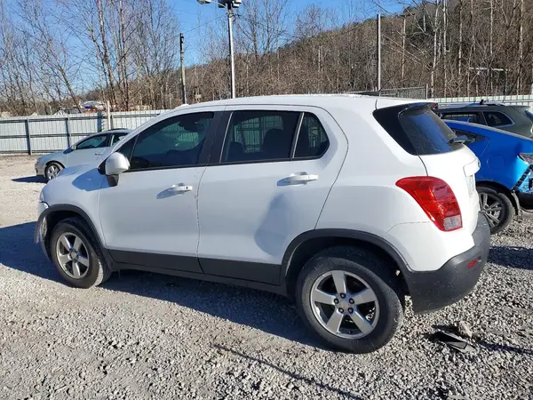 KL7CJNSB6GB756904 2016 CHEVROLET TRAX - Image 2