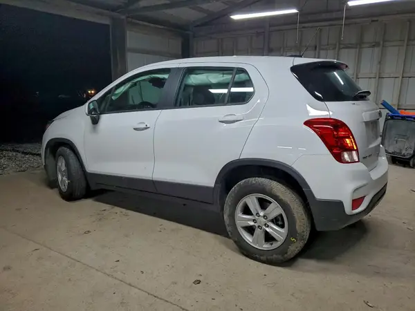 KL7CJNSB6HB091083 2017 CHEVROLET TRAX - Image 2