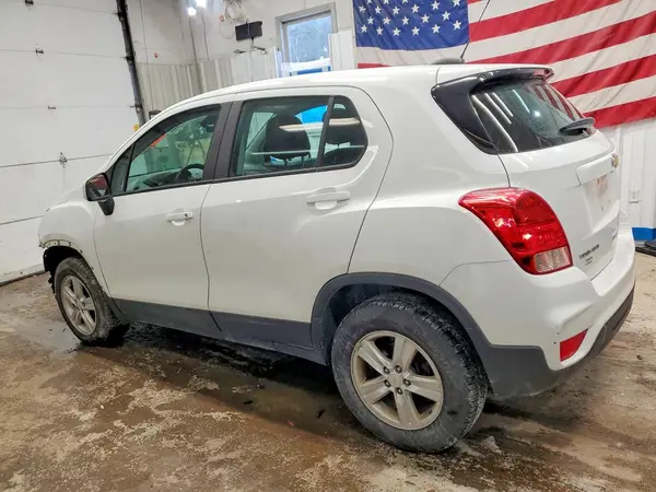 KL7CJNSB6HB101160 2017 CHEVROLET TRAX - Image 2