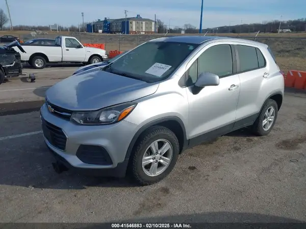KL7CJNSB6HB164663 2017 CHEVROLET TRAX - Image 2