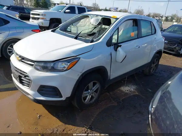 KL7CJNSB6HB166140 2017 CHEVROLET TRAX - Image 2