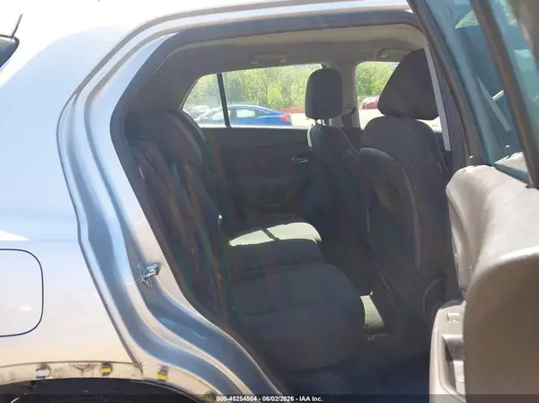 KL7CJNSB6JB501953 2018 CHEVROLET TRAX - Image 8