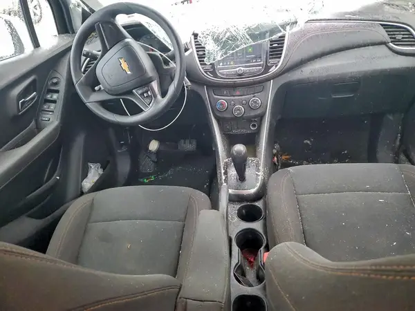 KL7CJNSB6JB585031 2018 CHEVROLET TRAX - Image 8