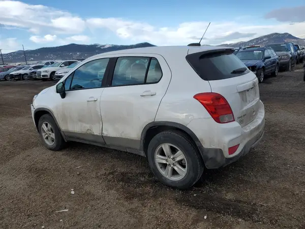 KL7CJNSB6JB610042 2018 CHEVROLET TRAX - Image 2