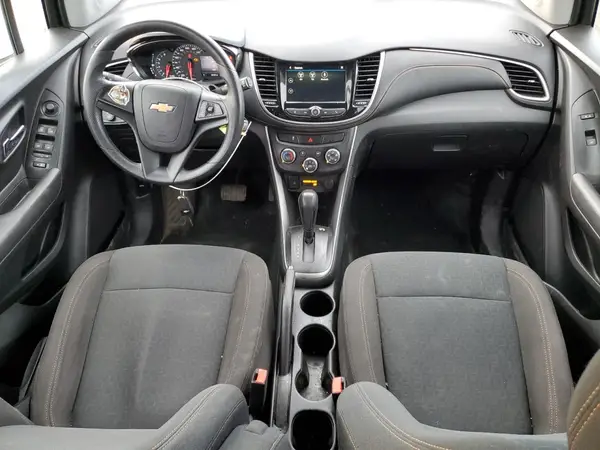 KL7CJNSB6JB610042 2018 CHEVROLET TRAX - Image 8