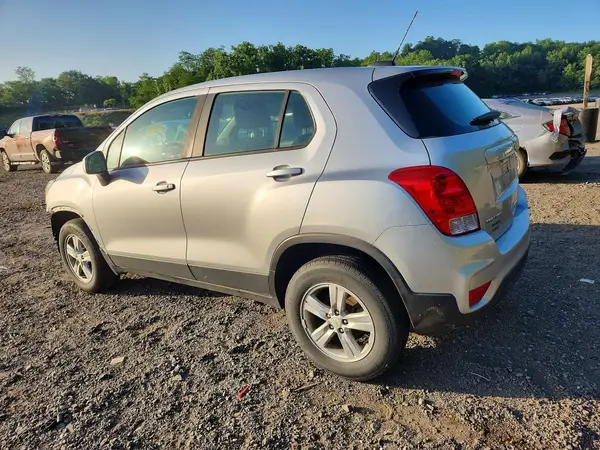 KL7CJNSB6JB622126 2018 CHEVROLET TRAX - Image 2