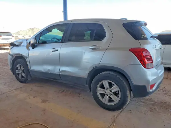 KL7CJNSB6JB700176 2018 CHEVROLET TRAX - Image 2