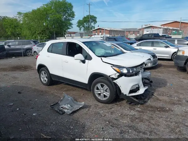 KL7CJNSB6JB714983 2018 CHEVROLET TRAX - Image 1
