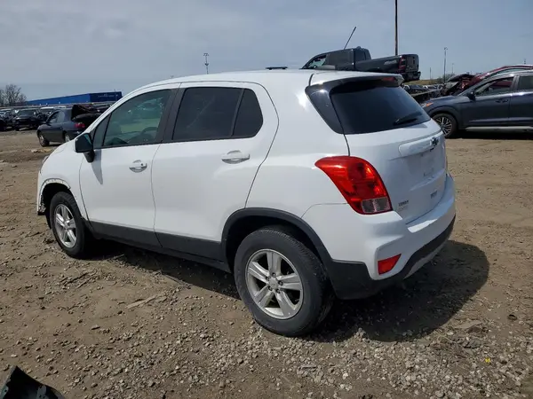 KL7CJNSB6LB017655 2020 CHEVROLET TRAX - Image 2