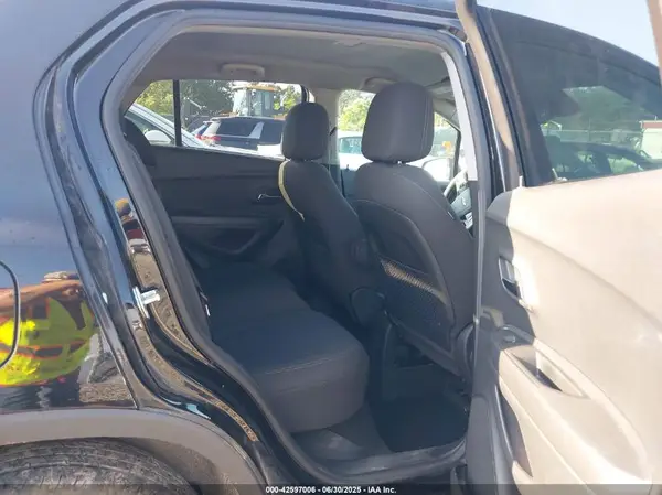 KL7CJNSB6LB055113 2020 CHEVROLET TRAX - Image 8