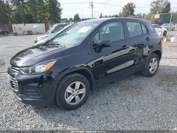 KL7CJNSB6LB317017 2020 CHEVROLET TRAX - Image 2
