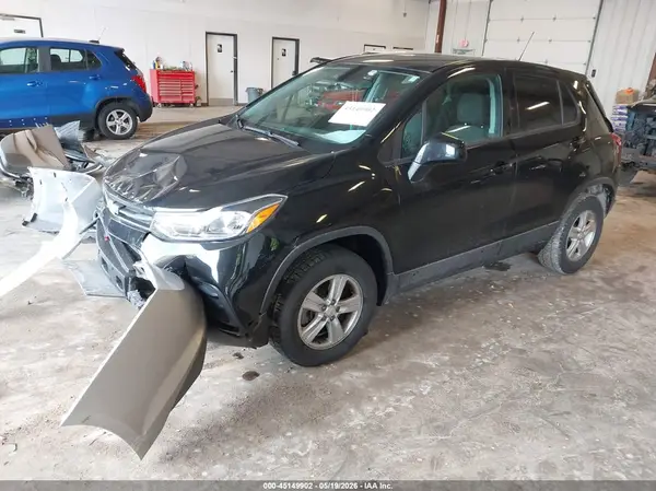 KL7CJNSB6LB330477 2020 CHEVROLET TRAX - Image 2