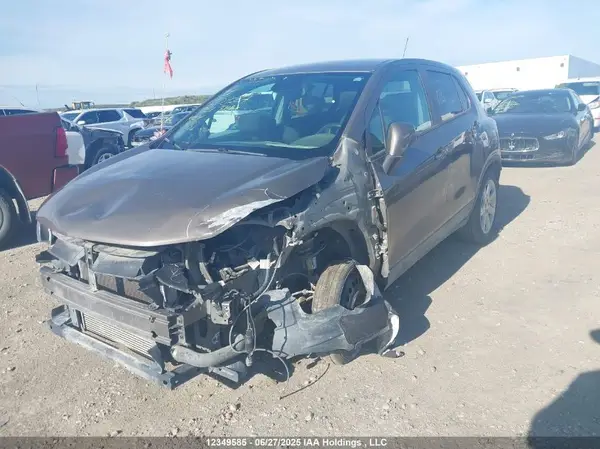 KL7CJNSB6MB303037 2021 CHEVROLET TRAX - Image 2