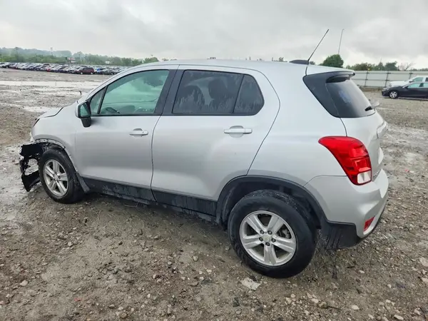 KL7CJNSB6MB350682 2021 CHEVROLET TRAX - Image 2