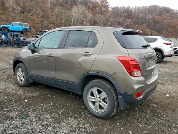 KL7CJNSB6MB350858 2021 CHEVROLET TRAX - Image 2