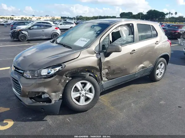 KL7CJNSB6MB350875 2021 CHEVROLET TRAX - Image 2