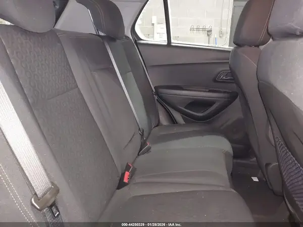 KL7CJNSB6MB352660 2021 CHEVROLET TRAX - Image 8