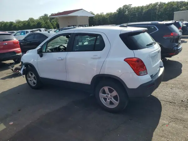 KL7CJNSB7GB582275 2016 CHEVROLET TRAX - Image 2