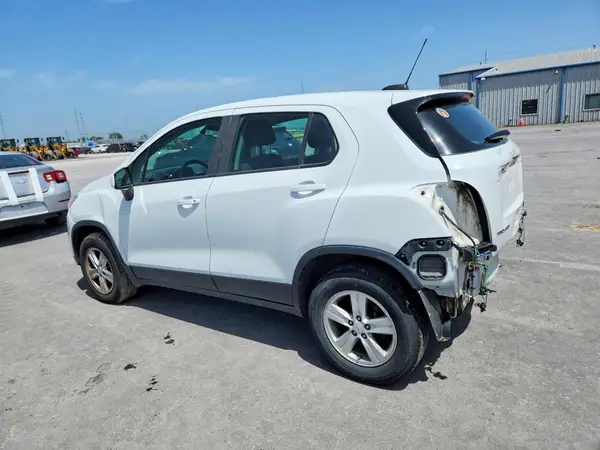 KL7CJNSB7HB202255 2017 CHEVROLET TRAX - Image 2