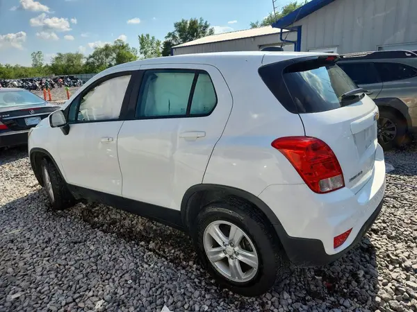 KL7CJNSB7HB231495 2017 CHEVROLET TRAX - Image 2