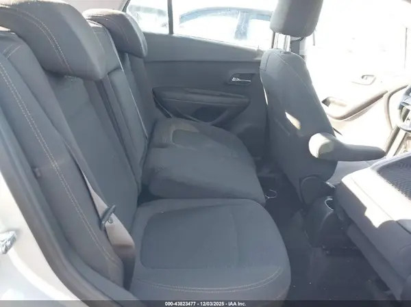KL7CJNSB7JB551180 2018 CHEVROLET TRAX - Image 8