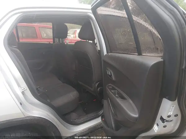 KL7CJNSB7JB577276 2018 CHEVROLET TRAX - Image 8