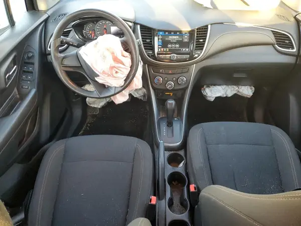KL7CJNSB7JB623026 2018 CHEVROLET TRAX - Image 8