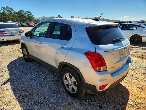 KL7CJNSB7JB624984 2018 CHEVROLET TRAX - Image 2