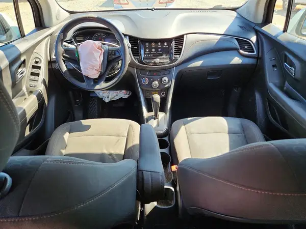 KL7CJNSB7JB624984 2018 CHEVROLET TRAX - Image 8