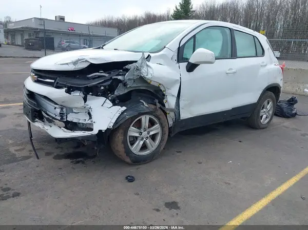KL7CJNSB7JB625097 2018 CHEVROLET TRAX - Image 2