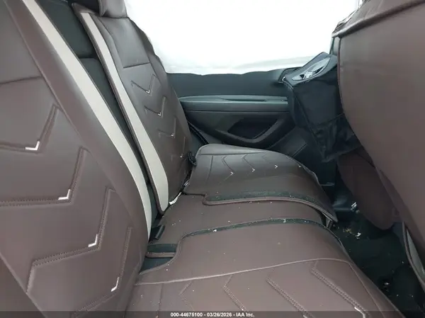 KL7CJNSB7JB625097 2018 CHEVROLET TRAX - Image 8