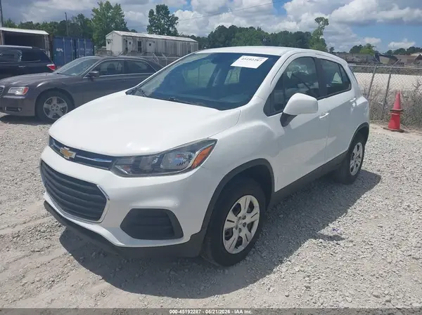 KL7CJNSB7JB709565 2018 CHEVROLET TRAX - Image 2
