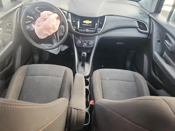 KL7CJNSB7JB722347 2018 CHEVROLET TRAX - Image 8