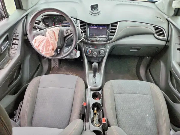 KL7CJNSB7LB053886 2020 CHEVROLET TRAX - Image 8