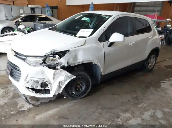 KL7CJNSB7LB056206 2020 CHEVROLET TRAX - Image 2