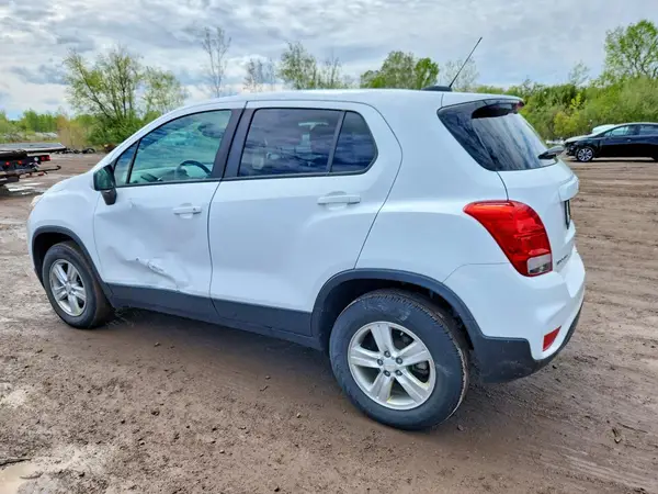 KL7CJNSB7LB072308 2020 CHEVROLET TRAX - Image 2