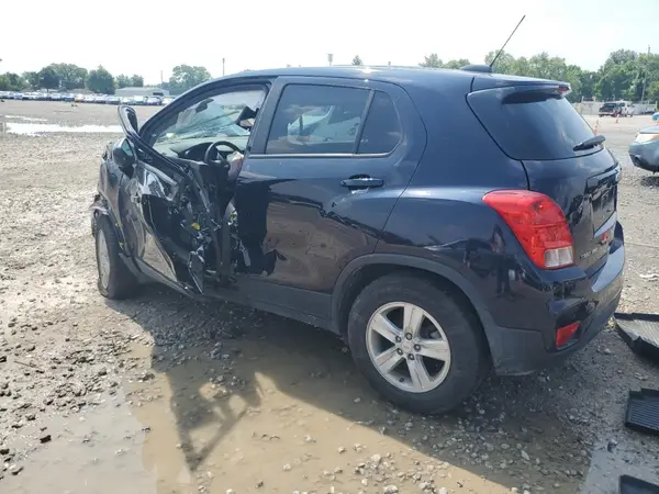 KL7CJNSB7MB319277 2021 CHEVROLET TRAX - Image 2