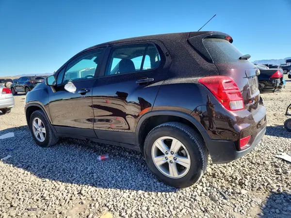 KL7CJNSB7MB332420 2021 CHEVROLET TRAX - Image 2