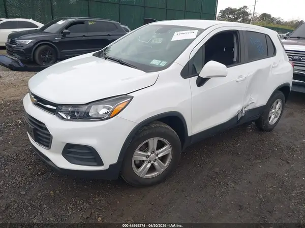 KL7CJNSB7MB345975 2021 CHEVROLET TRAX - Image 2